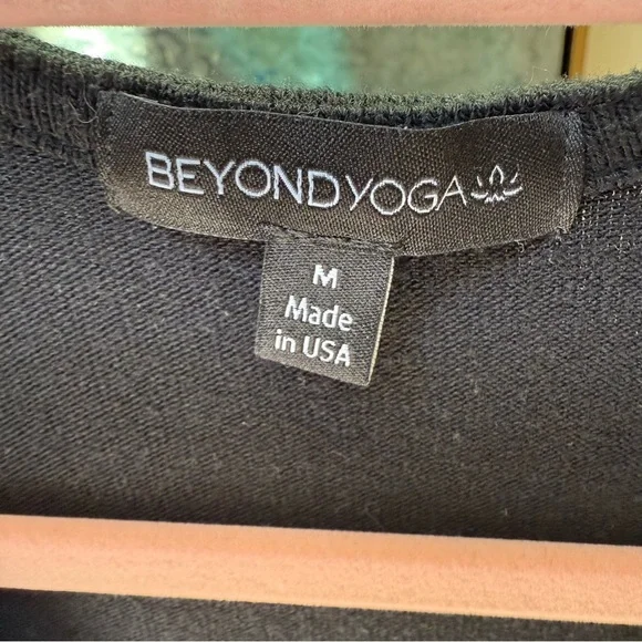 Beyond yoga, black woman’s wrapped up pullover sweatshirt, top size medium - Picture 13 of 15